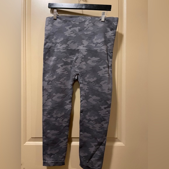 SPANX Look at Me Now Seamless Leggings Camo 3XL - Picture 2 of 2